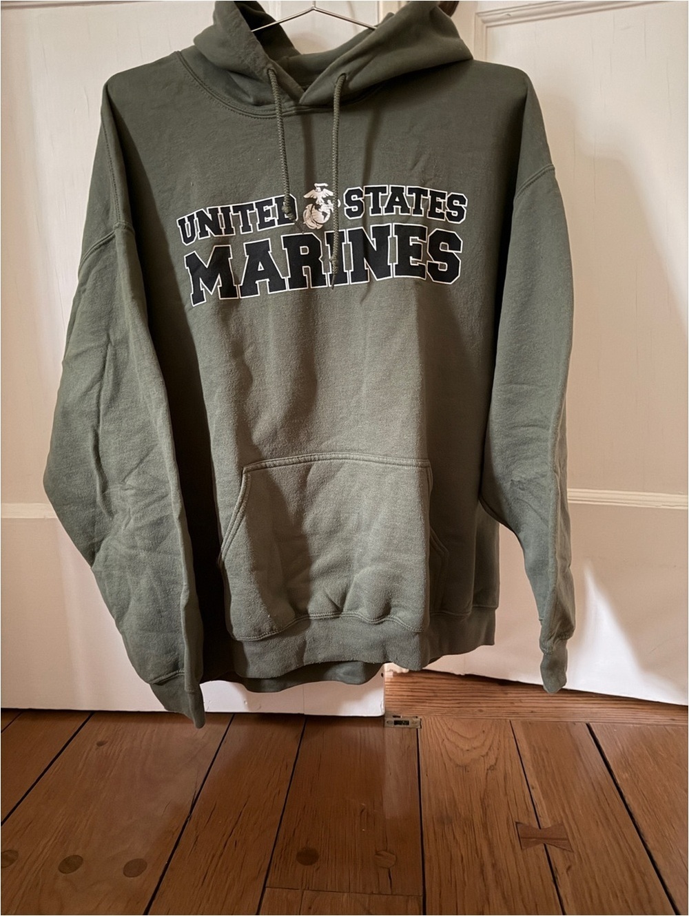 Gildan United States Marine Corps (USMC) pullover hooded sweatshirt. XL